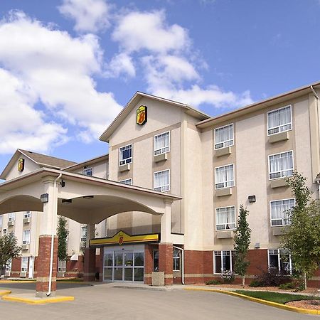 Super 8 By Wyndham High Level Ab Hotel Exterior foto